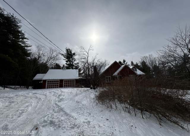 Property at 195 Bullock Rd, Slingerlands, NY 12159, 5 beds, 4 baths