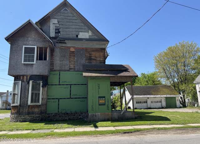 Property at 21 North St, Gloversville, NY 12078, 6 beds