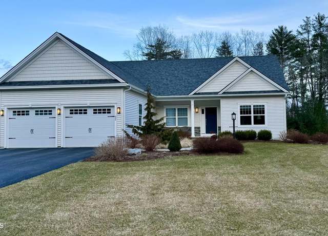 Property at 2 Hidden Pond Way, Gansevoort, NY 12831, 3 beds, 2 baths