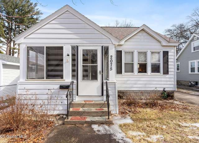 Property at 2075 Curry Rd, Schenectady, NY 12303, 4 beds, 1 bath