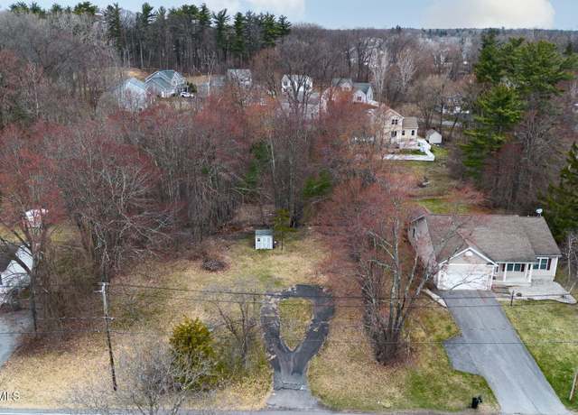 Property at 343 Ferris Rd, Niskayuna, NY 12304