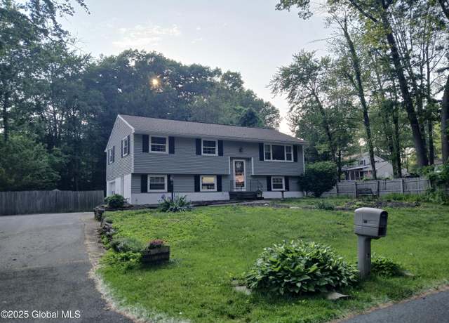 Property at 14 Bayberry Dr, Clifton Park, NY 12065, 4 beds, 1.5 baths