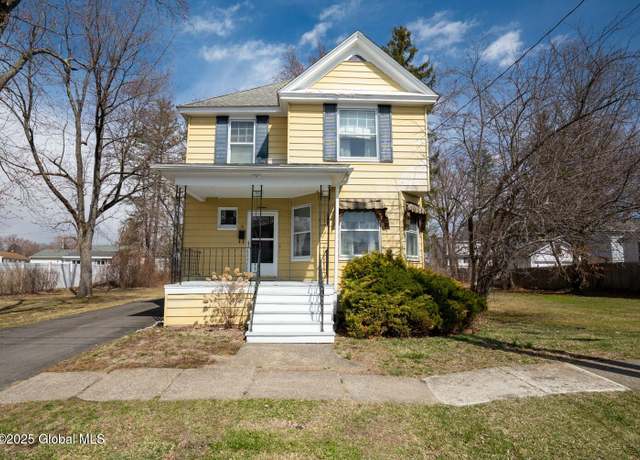 Property at 16 Oakwood Blvd, Hudson, NY 12534, 4 beds, 1.5 baths