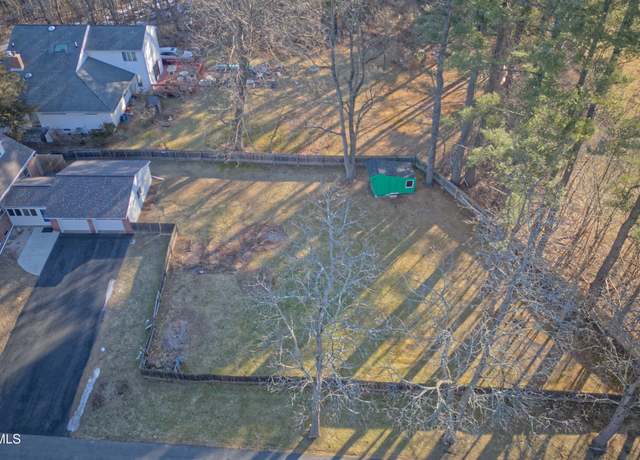 Property at 3 Flint Dr, Delmar, NY 12054, 4 beds, 2 baths