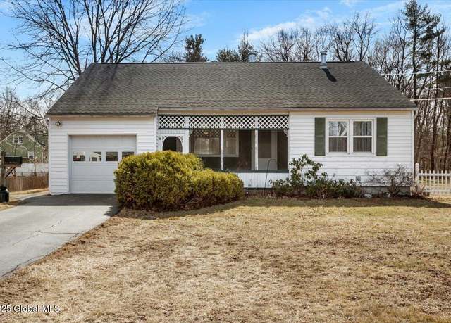 Property at 10 Bri-lan Ave, East Greenbush, NY 12061, 2 beds, 1 bath