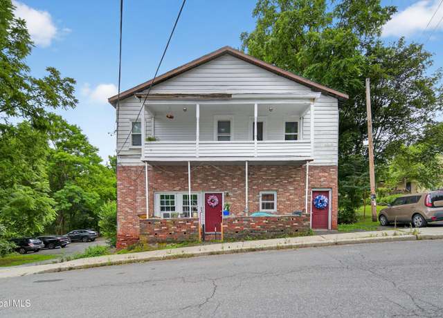 Property at 25 Westerlo St, Coeymans, NY 12143, 8 beds, 4 baths