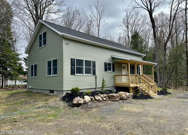 Property at 122 Krempa Dr, Caroga Lake, NY 12032, 3 beds, 2 baths