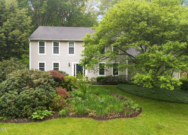Property at 9 Longwood Dr, Saratoga Springs, NY 12866, 4 beds, 3 baths