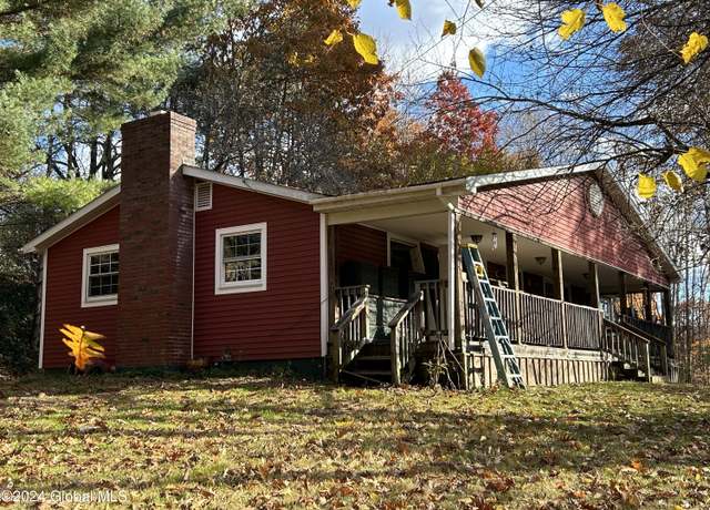 Property at 341 Duell Hollow Rd, Buskirk, NY 12028, 3 beds, 1 bath