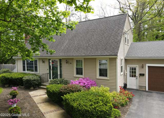 Property at 5 Moon Dr, Saratoga Springs, NY 12866, 3 beds, 2 baths