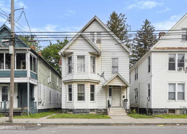 Property at 12 Mynderse St, Schenectady, NY 12307, 8 beds, 5 baths