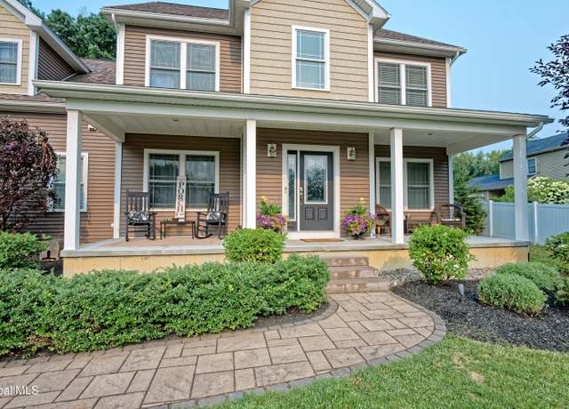 Property at 199 Maple Ave Ext, Schenectady, NY 12302, 4 beds, 2.5 baths
