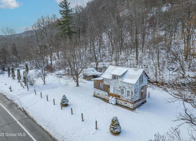 Property at 4474 State Highway 5, Fonda, NY 12068, 2 beds, 1 bath
