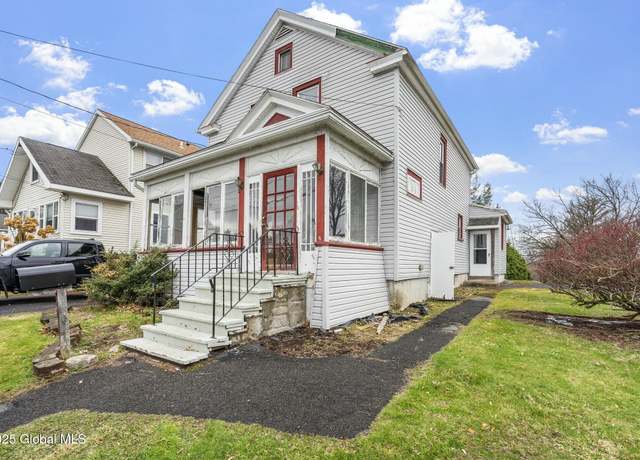 Property at 31 Taft Ave, Latham, NY 12110, 3 beds, 1.5 baths