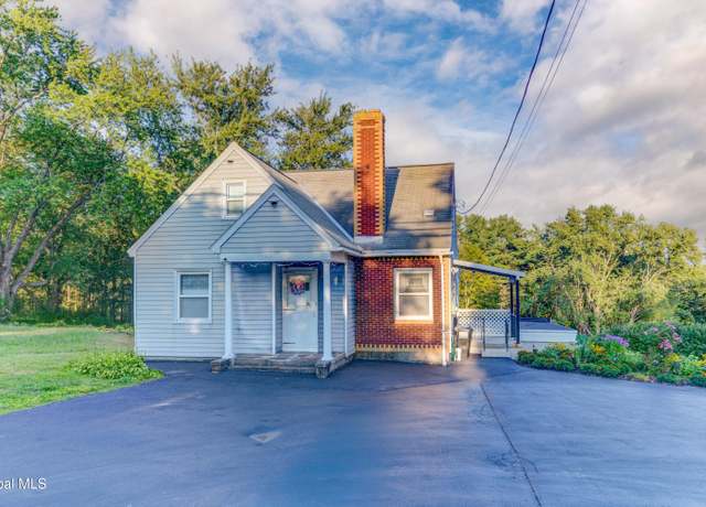 Property at 612 Sacandaga Rd, Schenectady, NY 12302, 3 beds, 2.5 baths