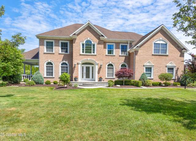 Property at 2 Dynamo Ct, Niskayuna, NY 12309, 4 beds, 4.5 baths