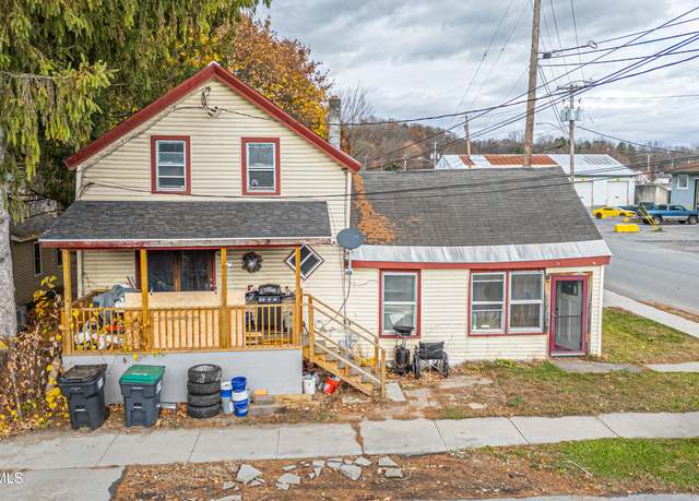 Property at 27-29 Taylor St, Fort Edward, NY 12828, 6 beds, 3 baths