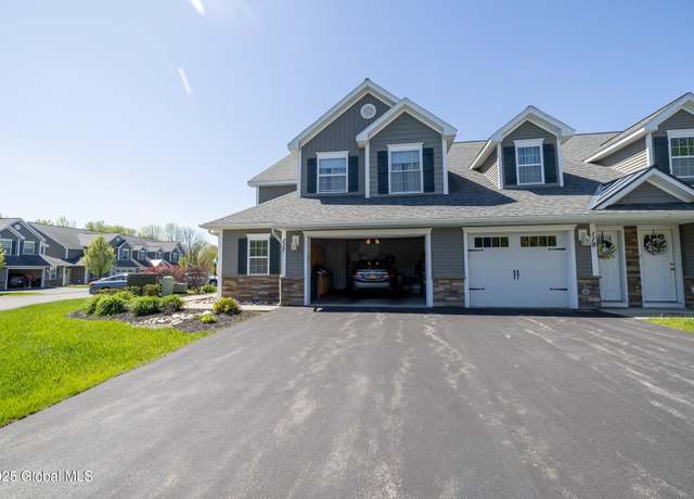 Property at 117 Paddock Cir, Schenectady, NY 12306, 2 beds, 2 baths