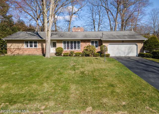 Property at 4 Lakewood Dr, Saratoga Springs, NY 12866, 3 beds, 2.5 baths