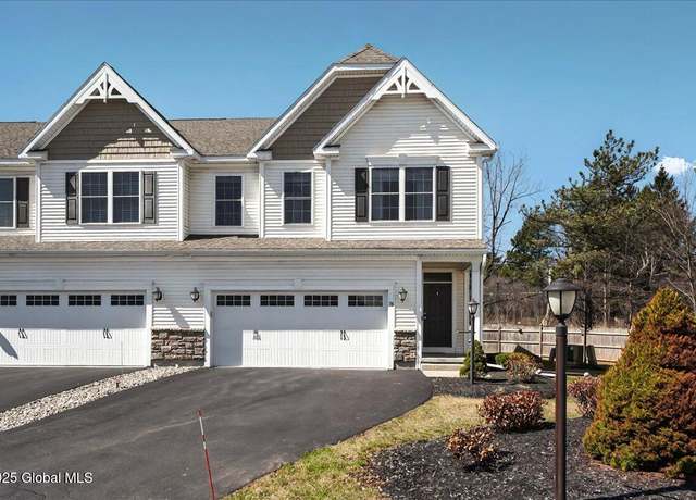 Property at 38 Andriana Ln, Albany, NY 12204, 3 beds, 2.5 baths
