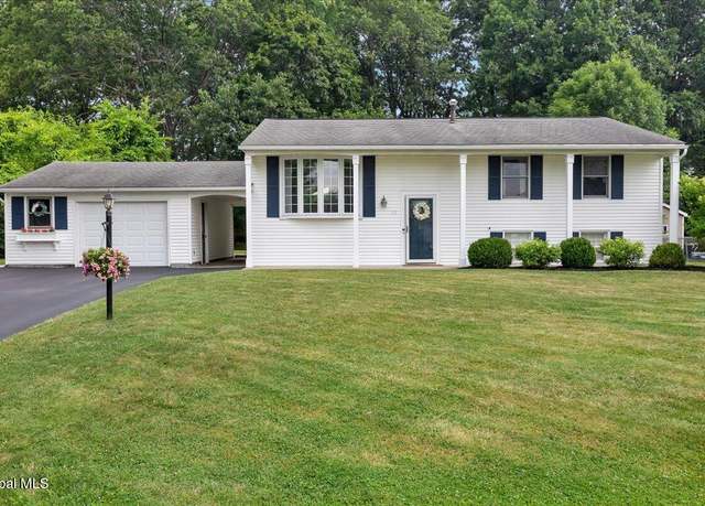 Property at 33 Comely Ln, Latham, NY 12110, 3 beds, 2.5 baths
