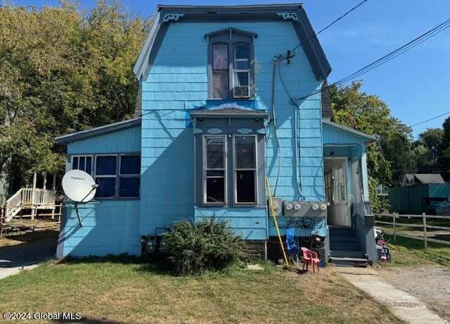 Property at 83 Fremont St, Gloversville, NY 12078, 6 beds, 4 baths
