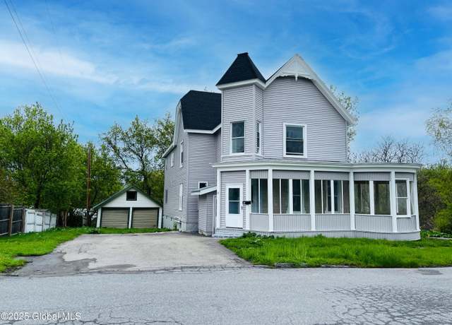 Property at 5 E Green St, Johnstown, NY 12095, 6 beds, 4.5 baths