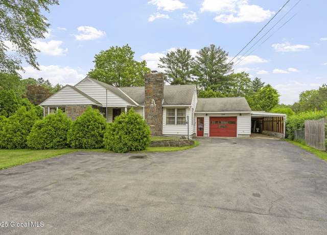 Property at 2749 Troy Schenectady Rd, Schenectady, NY 12309, 3 beds, 1 bath