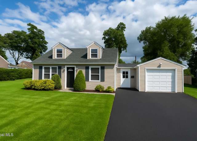 Property at 1037 Roberta Rd, Rotterdam, NY 12303, 3 beds, 2 baths