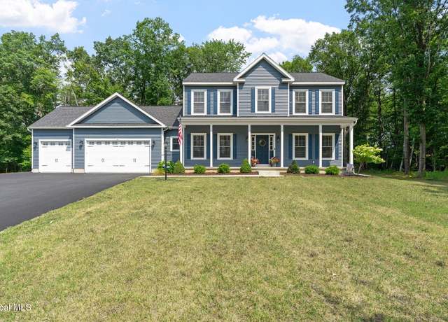 Property at 27 Woodland Dr, Castleton, NY 12033, 3 beds, 2.5 baths