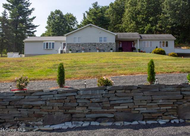 Property at 1859 Spruce Ln, Castleton, NY 12033, 4 beds, 3.5 baths