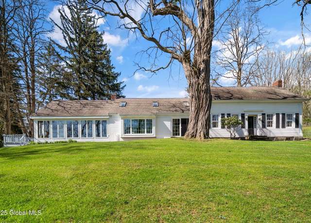Property at 938 Charlton Rd, Scotia, NY 12302, 4 beds, 3.5 baths