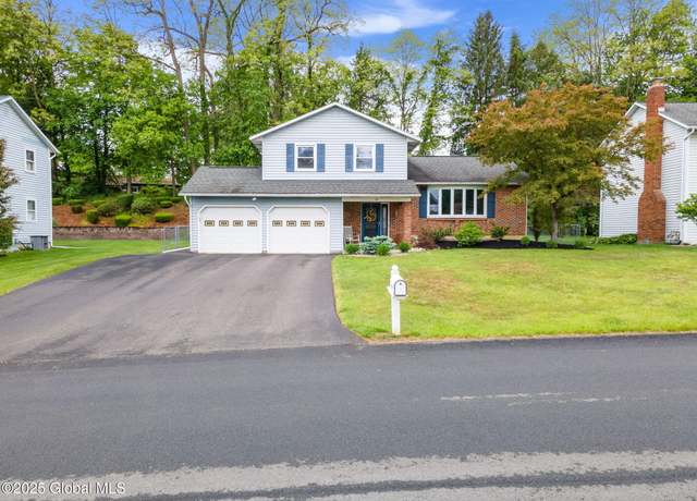 Property at 34 Deer Path Dr, Albany, NY 12205, 3 beds, 1.5 baths