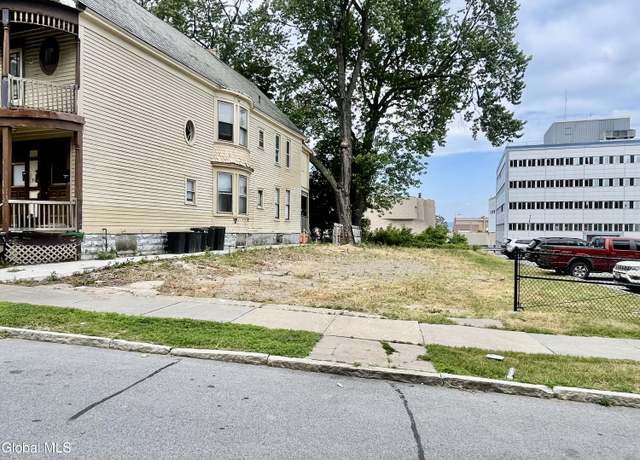 Property at 312 Georgetta Dix Plz, Schenectady, NY 12307