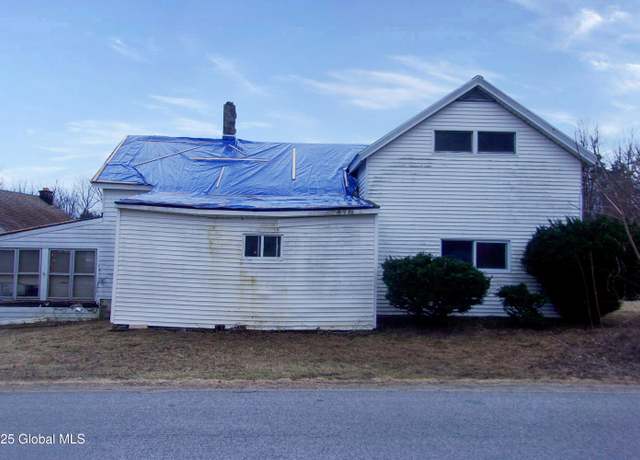 Property at 33 Western Ave, Amsterdam, NY 12010, 2 beds, 1 bath
