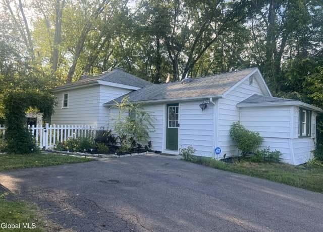 Property at 52 Western Ave, Watervliet, NY 12189, 2 beds, 1 bath
