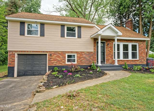 Property at 105 Charlton Rd, Glenville, NY 12019, 4 beds, 2 baths
