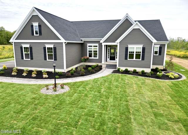 Property at 18 Dahlia Dr, Clifton Park, NY 12065, 4 beds, 2.5 baths