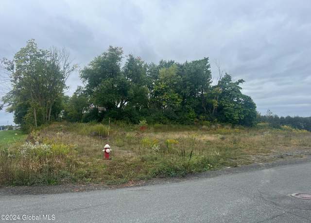 Property at 2 Harbor Ln, Cohoes, NY 12047