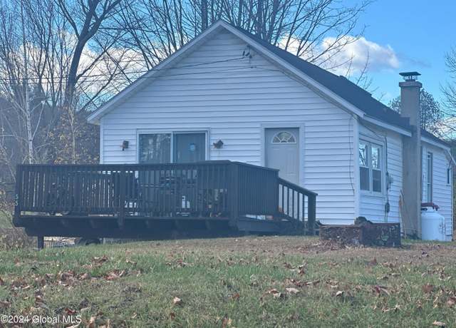Property at 552 Alyssa Way, Cambridge, NY 12816, 2 beds, 1 bath