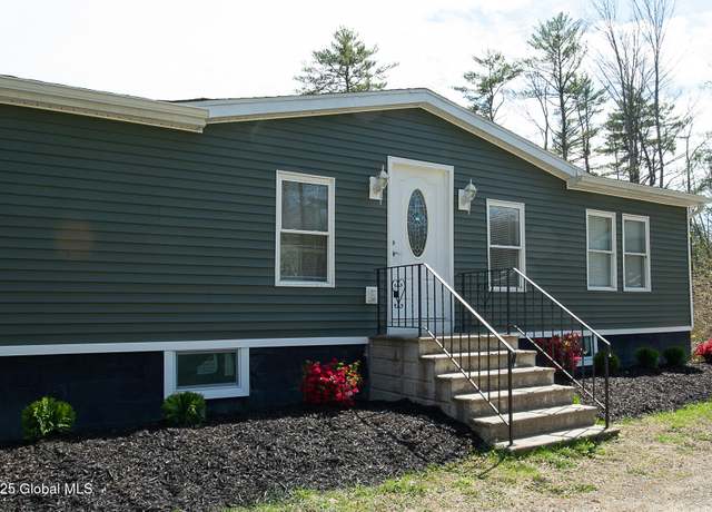Property at 386 Griffis Rd, Gloversville, NY 12078, 3 beds, 2 baths