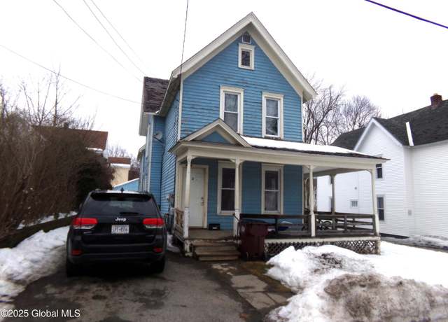 Property at 102 Lincoln St, Gloversville, NY 12078, 7 beds, 2 baths