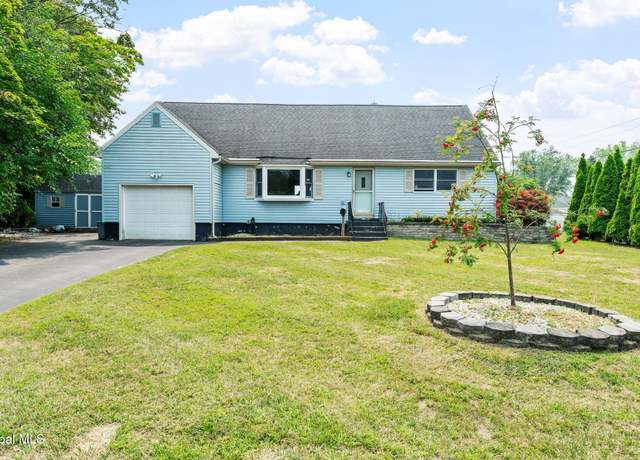 Property at 1 Snaffle Ring, Colonie, NY 12205, 4 beds, 2 baths