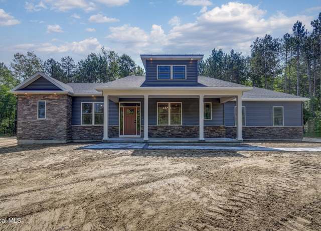 Property at 3 Sharon Ln, Ballston Lake, NY 12019, 3 beds, 2.5 baths