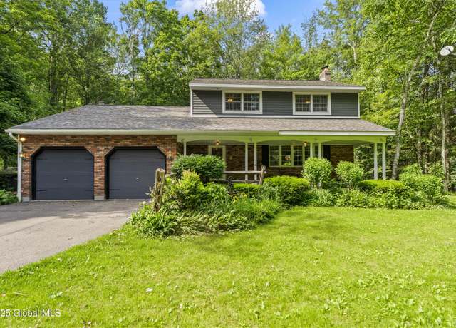 Property at 654 Birchwood Dr, Duanesburg, NY 12056, 3 beds, 1.5 baths