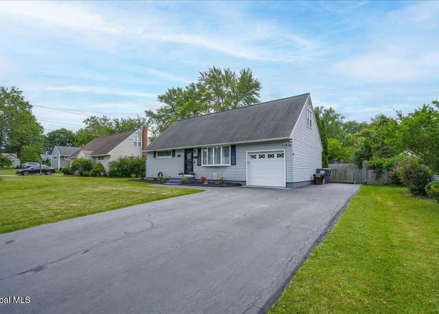 Property at 2240 Webster Dr, Niskayuna, NY 12309, 4 beds, 1 bath