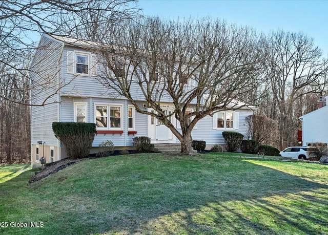Property at 125 Horizon View Dr, East Greenbush, NY 12061, 5 beds, 2.5 baths