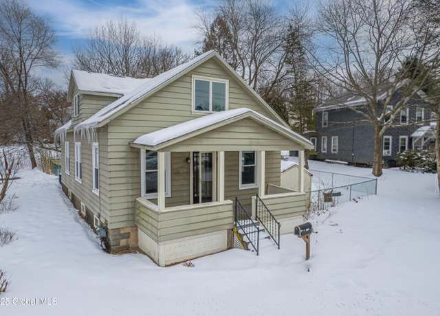 Property at 1336 Van Antwerp Rd, Schenectady, NY 12309, 3 beds, 1 bath