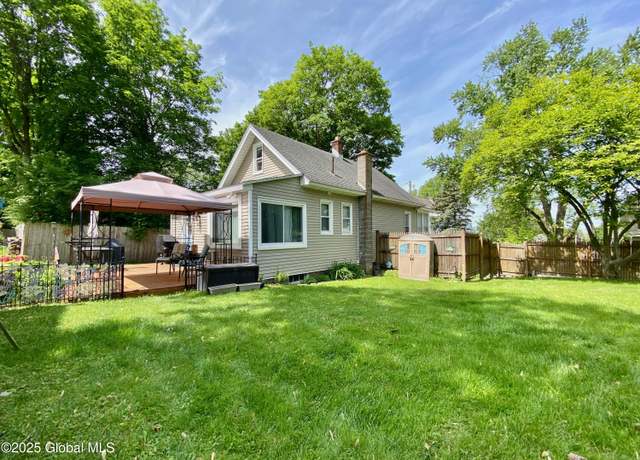 Property at 1926 Golf Ave, Schenectady, NY 12308, 3 beds, 1.5 baths