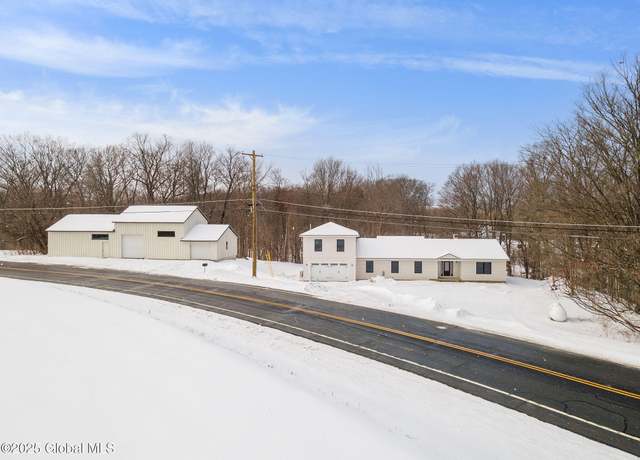 Property at 558 Quackenbush Rd, Schenectady, NY 12306, 4 beds, 3.5 baths
